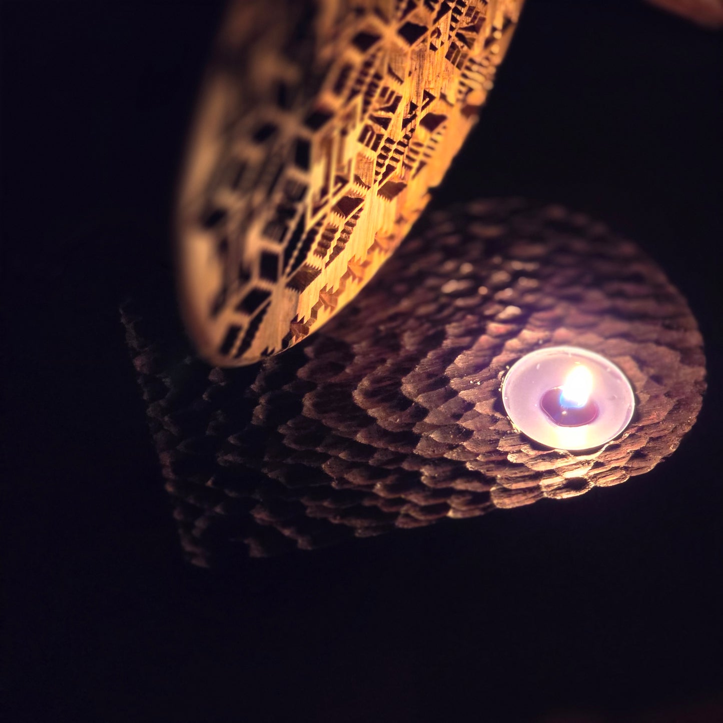 Fena'a candle holder